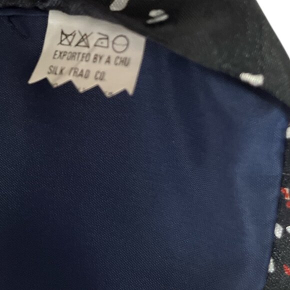 Studio 890 Men’s Silk Tie – Penguin Print – 1990s to Early 2000s - Picture 4 of 4